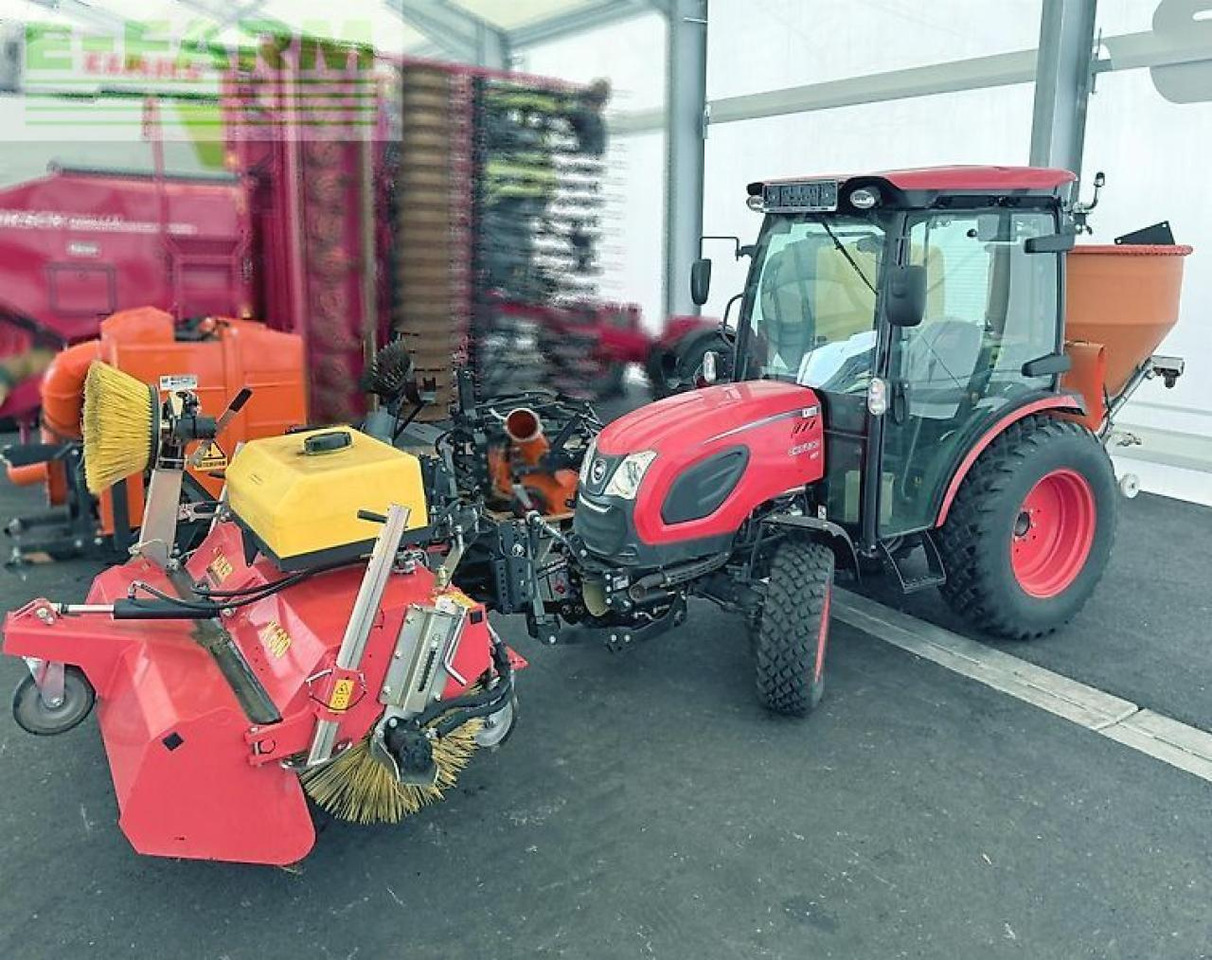 Kioti ck 5030 ch + 6 x anbaugeräte - Tractor: foto 1 Kioti ck 5030 ch + 6 x anbaugeräte - Tractor: foto 1