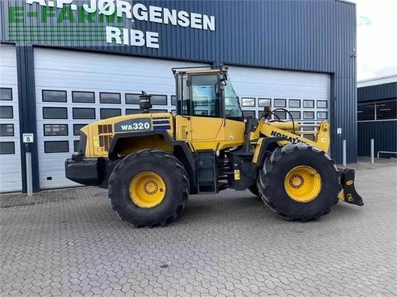 Komatsu wa320-5 - Miniexcavadora: foto 3 Komatsu wa320-5 - Miniexcavadora: foto 3