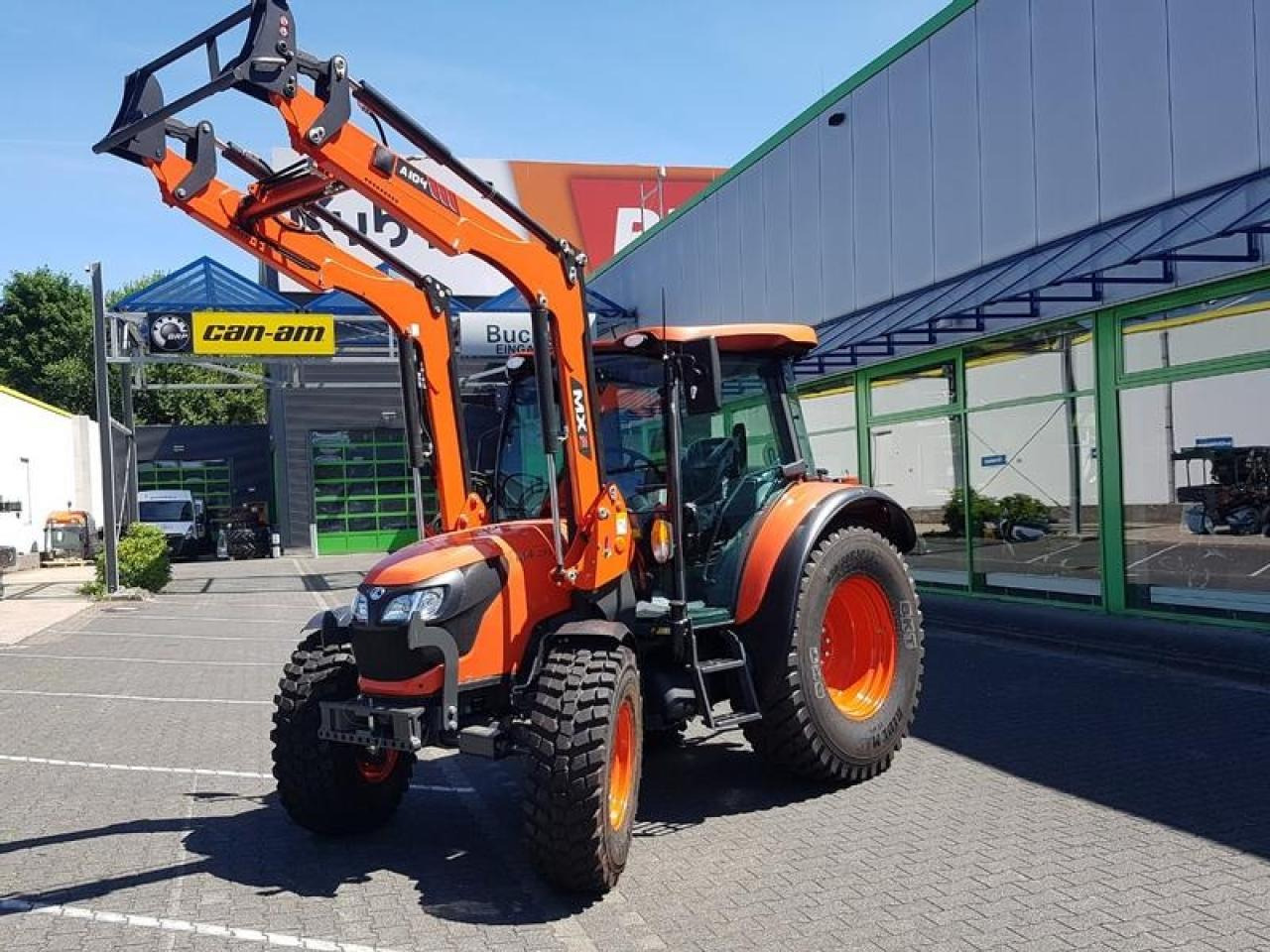 Kubota m4-073 cab 36x36 - Tractor: foto 5 Kubota m4-073 cab 36x36 - Tractor: foto 5