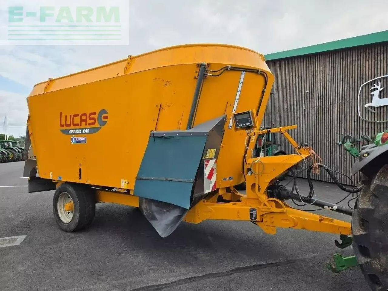 Lucas spirmix 240 - Maquinaria ganadera: foto 1 Lucas spirmix 240 - Maquinaria ganadera: foto 1