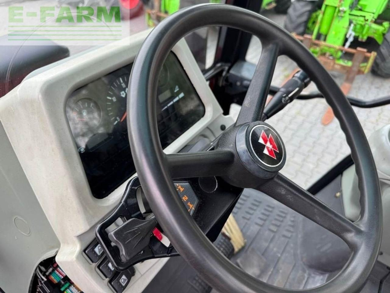 Tractor Massey Ferguson 5470 dyna-4: foto 12