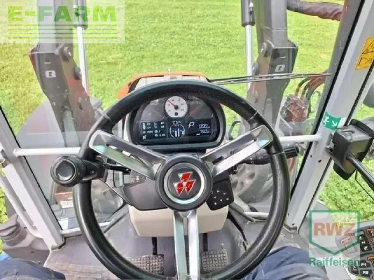 Tractor Massey Ferguson 5s 135: foto 7