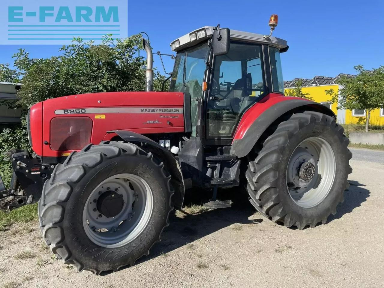Massey Ferguson 8250-4 - Tractor: foto 1 Massey Ferguson 8250-4 - Tractor: foto 1