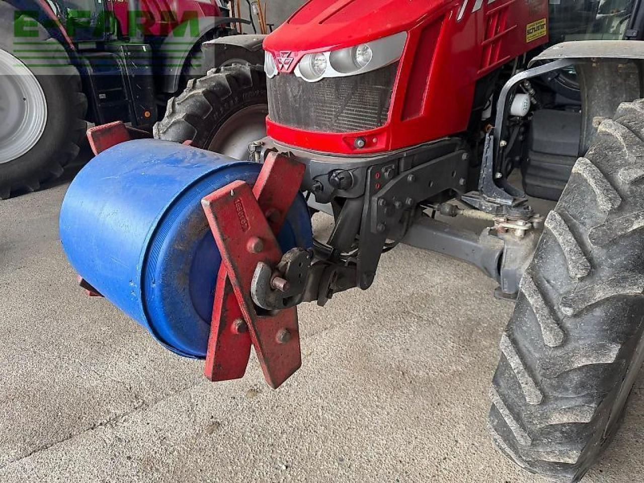 Massey Ferguson mf 5609 dyna-4 essential Essential - Tractor: foto 4 Massey Ferguson mf 5609 dyna-4 essential Essential - Tractor: foto 4