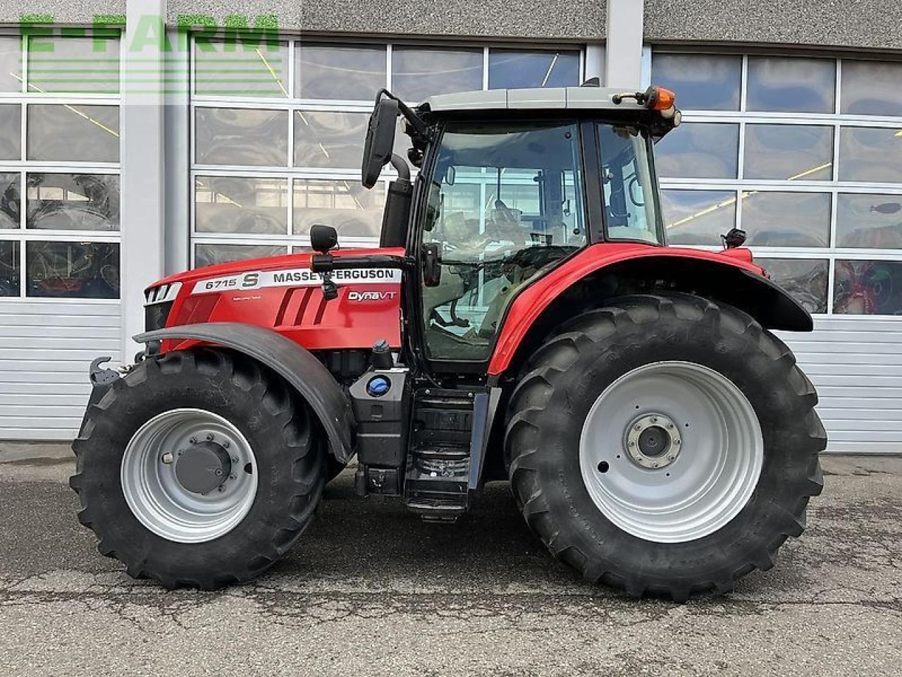Massey Ferguson mf 6715 s dyna-vt exclusive Exclusive - Tractor: foto 3 Massey Ferguson mf 6715 s dyna-vt exclusive Exclusive - Tractor: foto 3