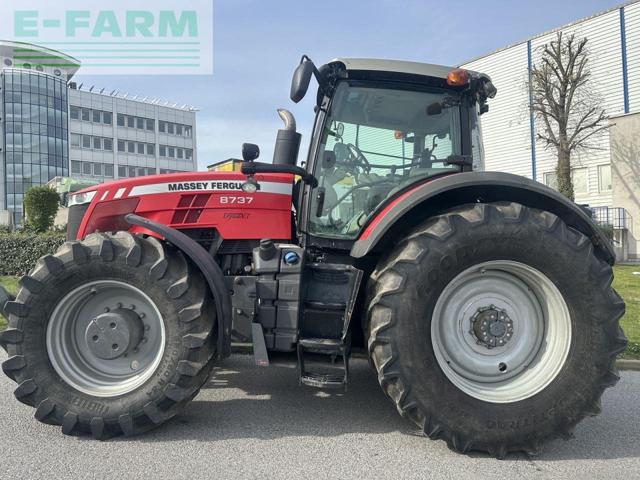 Massey Ferguson mf 8737 - Tractor: foto 5 Massey Ferguson mf 8737 - Tractor: foto 5