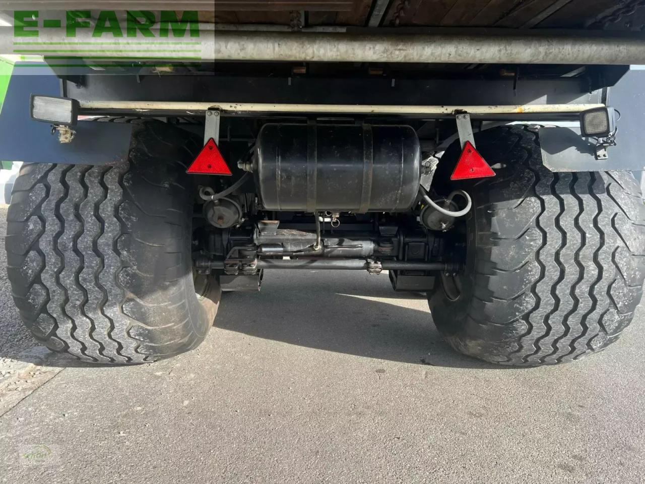 Remolque autocargador Mengele rotobull 6000/2 mit 700/45-22,5 bereifung und nachlauflenkung: foto 6 Remolque autocargador Mengele rotobull 6000/2 mit 700/45-22,5 bereifung und nachlauflenkung: foto 6