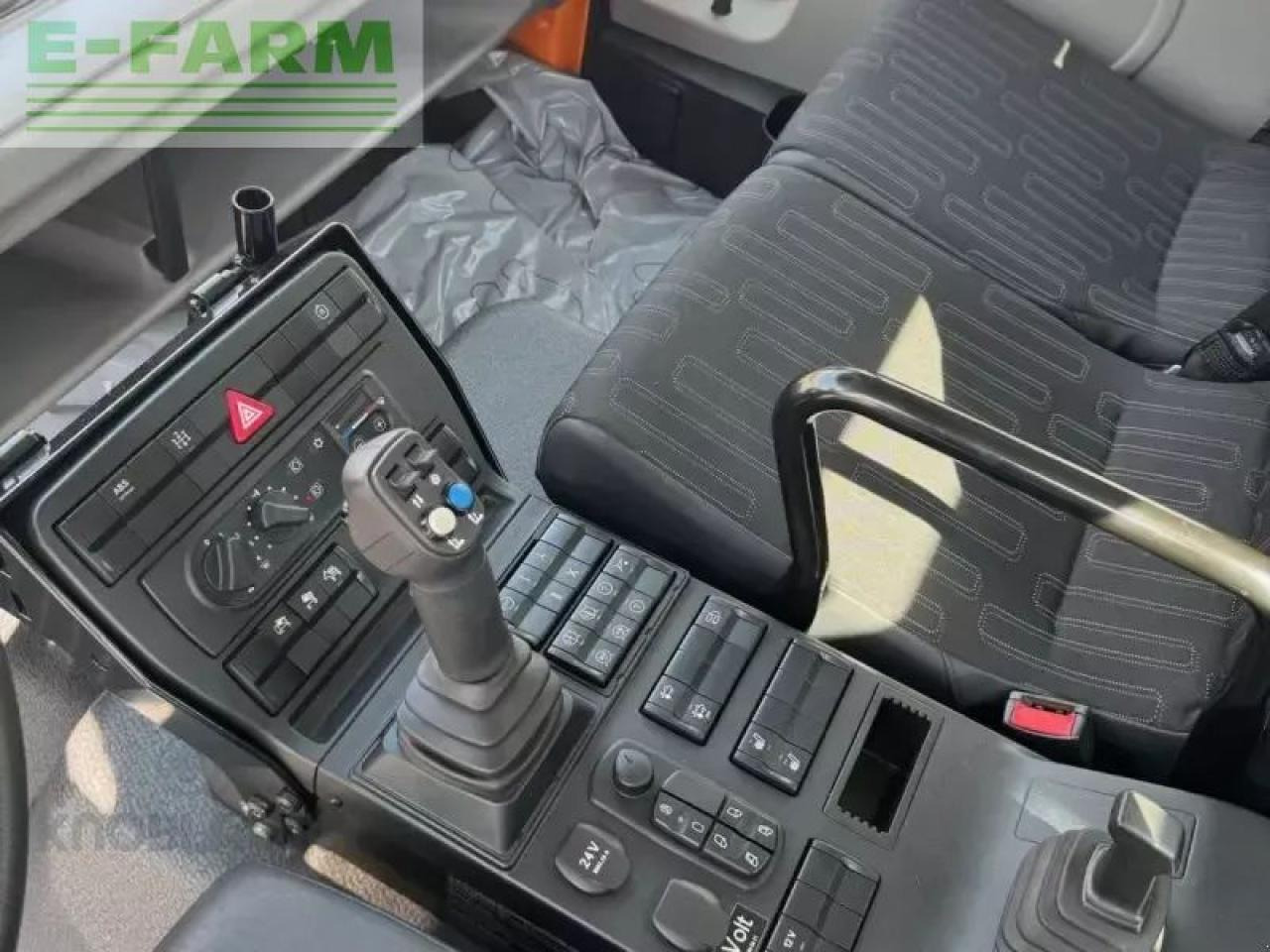 Mercedes-Benz u423 - Tractor: foto 4 Mercedes-Benz u423 - Tractor: foto 4