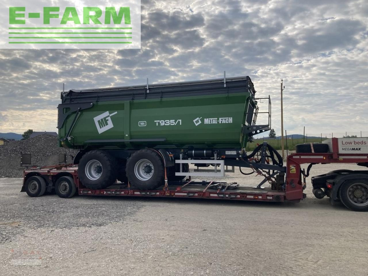 Metal-Fach t 935/1-24 to muldenkipper-voll - Remolque volquete agrícola: foto 2 Metal-Fach t 935/1-24 to muldenkipper-voll - Remolque volquete agrícola: foto 2