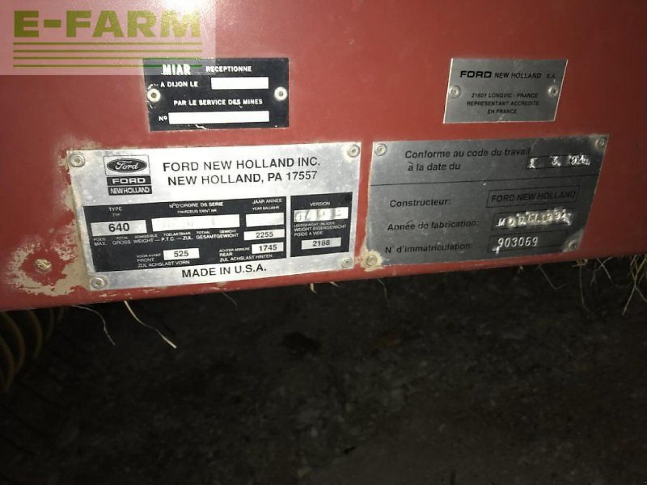 New Holland 640 B Bale Command - Empacadora de pacas cuadradas: foto 3 New Holland 640 B Bale Command - Empacadora de pacas cuadradas: foto 3