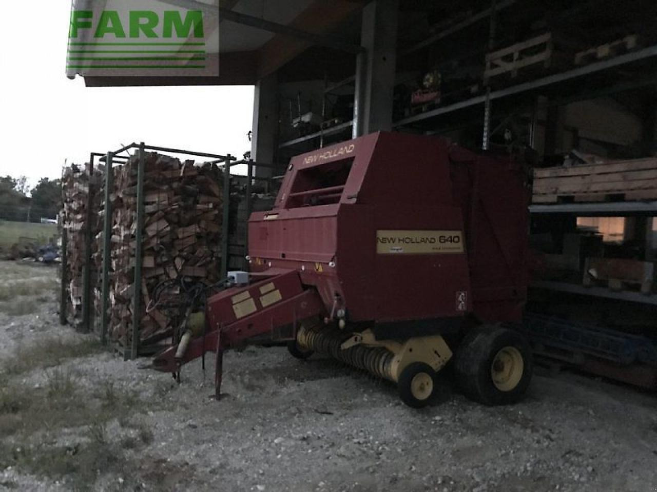 New Holland 640 B Bale Command - Empacadora de pacas cuadradas: foto 2 New Holland 640 B Bale Command - Empacadora de pacas cuadradas: foto 2