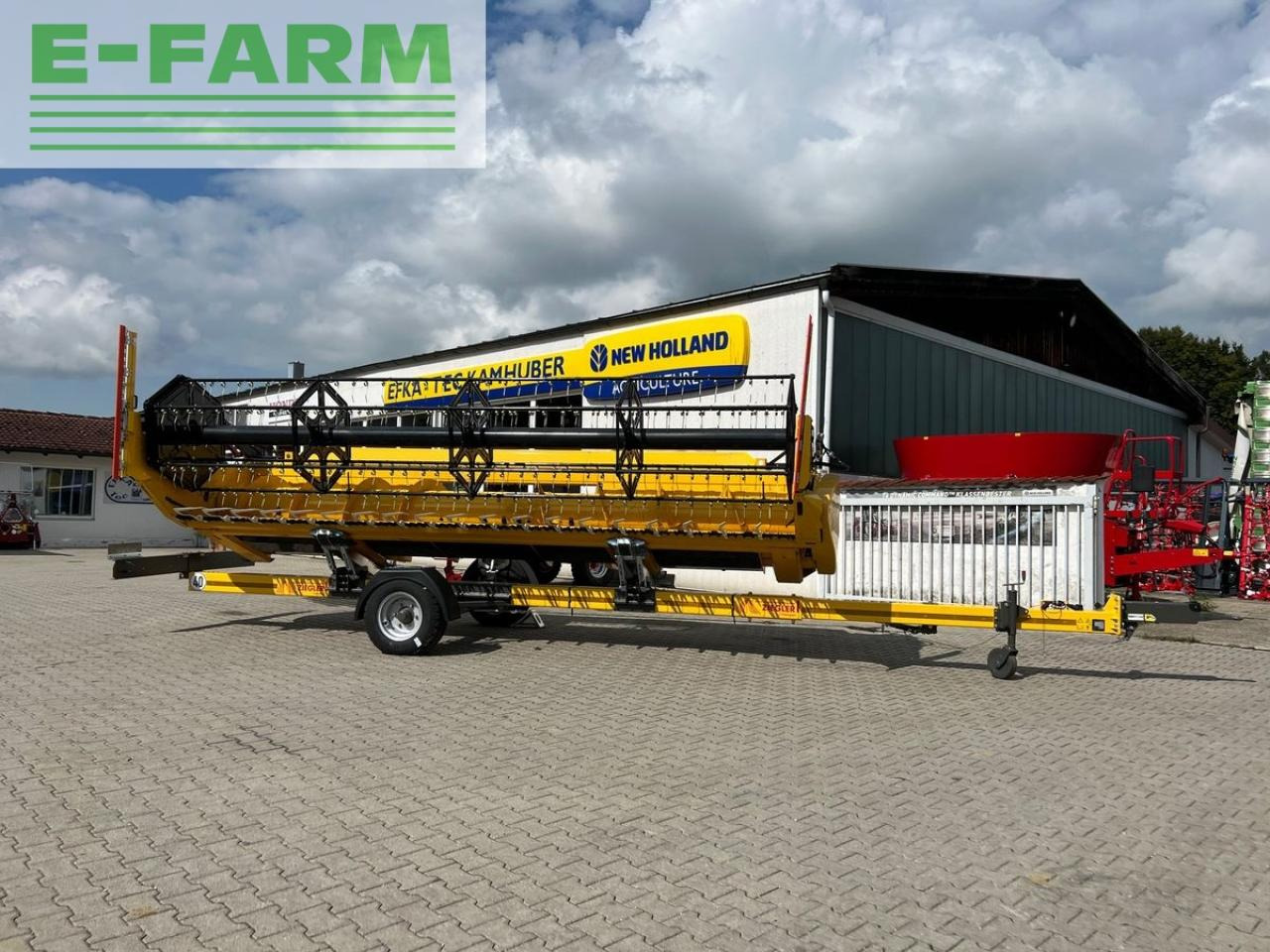 New Holland 760cg varifeed 6,10m, 20ft - Cabezal de grano: foto 3 New Holland 760cg varifeed 6,10m, 20ft - Cabezal de grano: foto 3