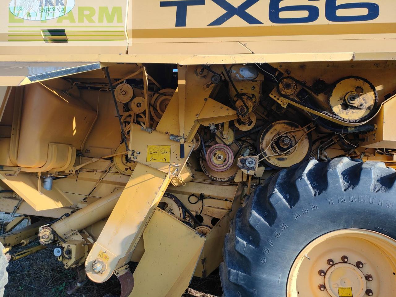 New Holland TX 66 - Cosechadora de granos: foto 3 New Holland TX 66 - Cosechadora de granos: foto 3