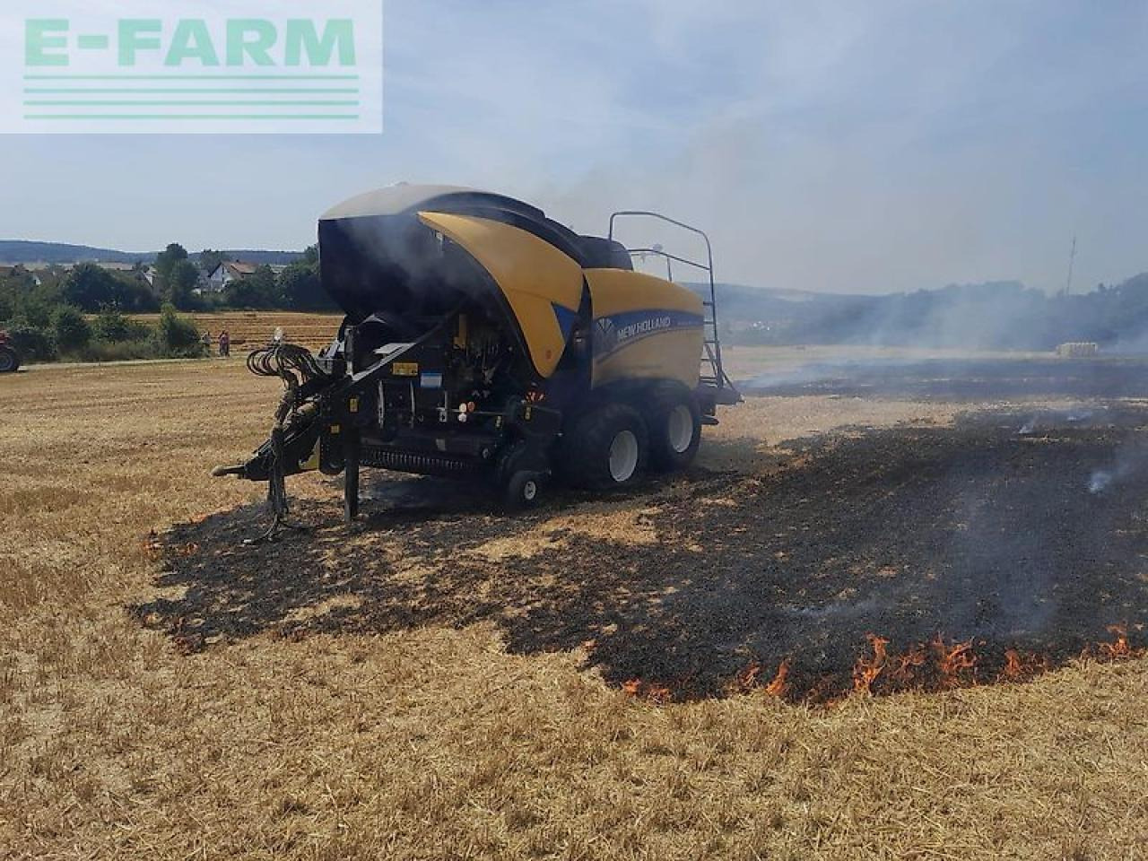 New Holland bb 1290 / großpackenpresse / brandschaden - Empacadora de pacas cuadradas: foto 2 New Holland bb 1290 / großpackenpresse / brandschaden - Empacadora de pacas cuadradas: foto 2