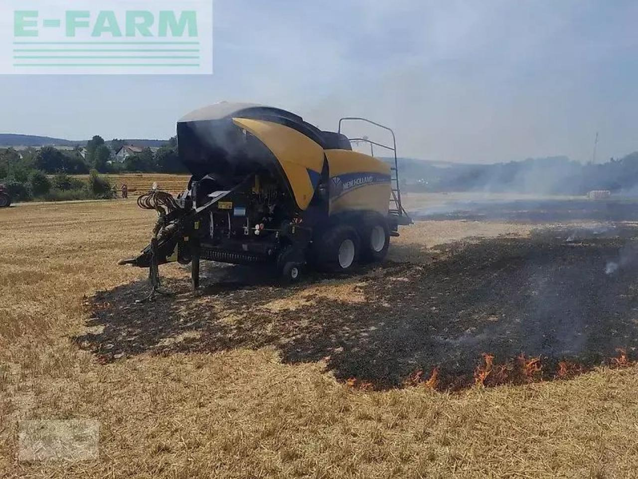 New Holland bb 1290 / großpackenpresse / brandschaden - Empacadora de pacas cuadradas: foto 2 New Holland bb 1290 / großpackenpresse / brandschaden - Empacadora de pacas cuadradas: foto 2
