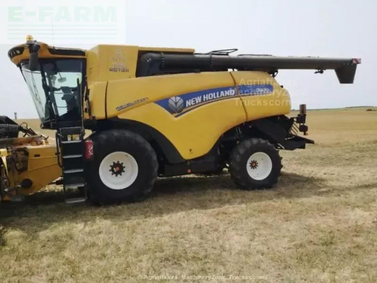 New Holland cr 8.90 - Cosechadora de granos: foto 1 New Holland cr 8.90 - Cosechadora de granos: foto 1
