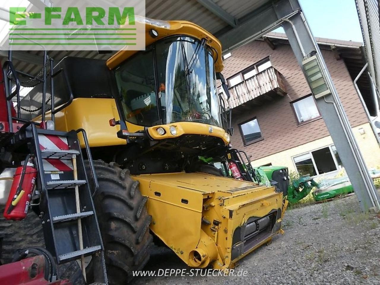 New Holland cr 9090 elevation - Cosechadora de granos: foto 2 New Holland cr 9090 elevation - Cosechadora de granos: foto 2