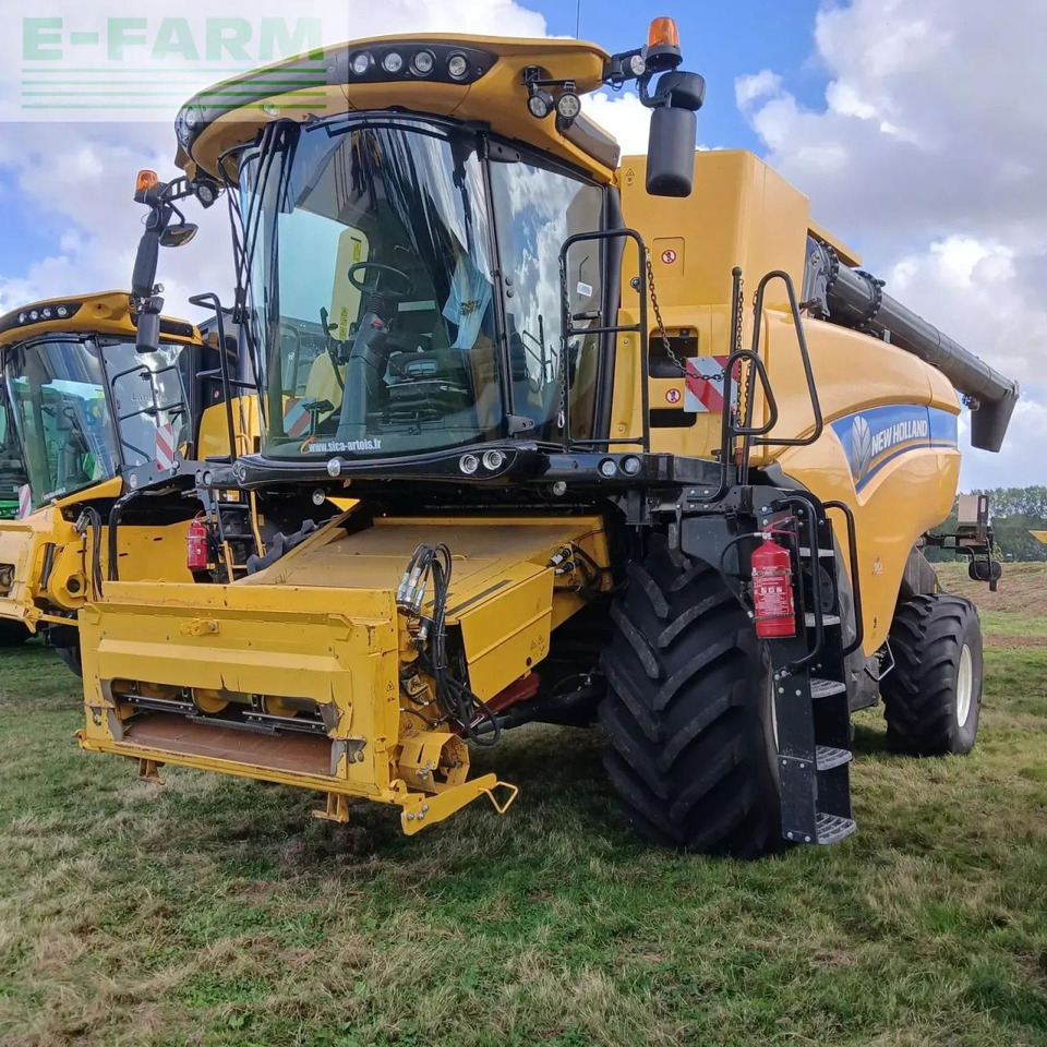 New Holland cx8.70 - Cosechadora de granos: foto 2 New Holland cx8.70 - Cosechadora de granos: foto 2