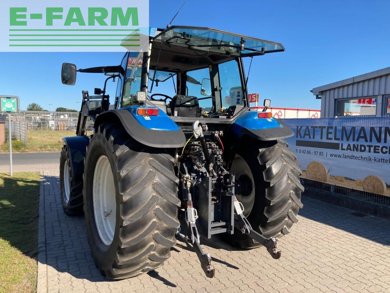 New Holland m 135 - Tractor: foto 4 New Holland m 135 - Tractor: foto 4