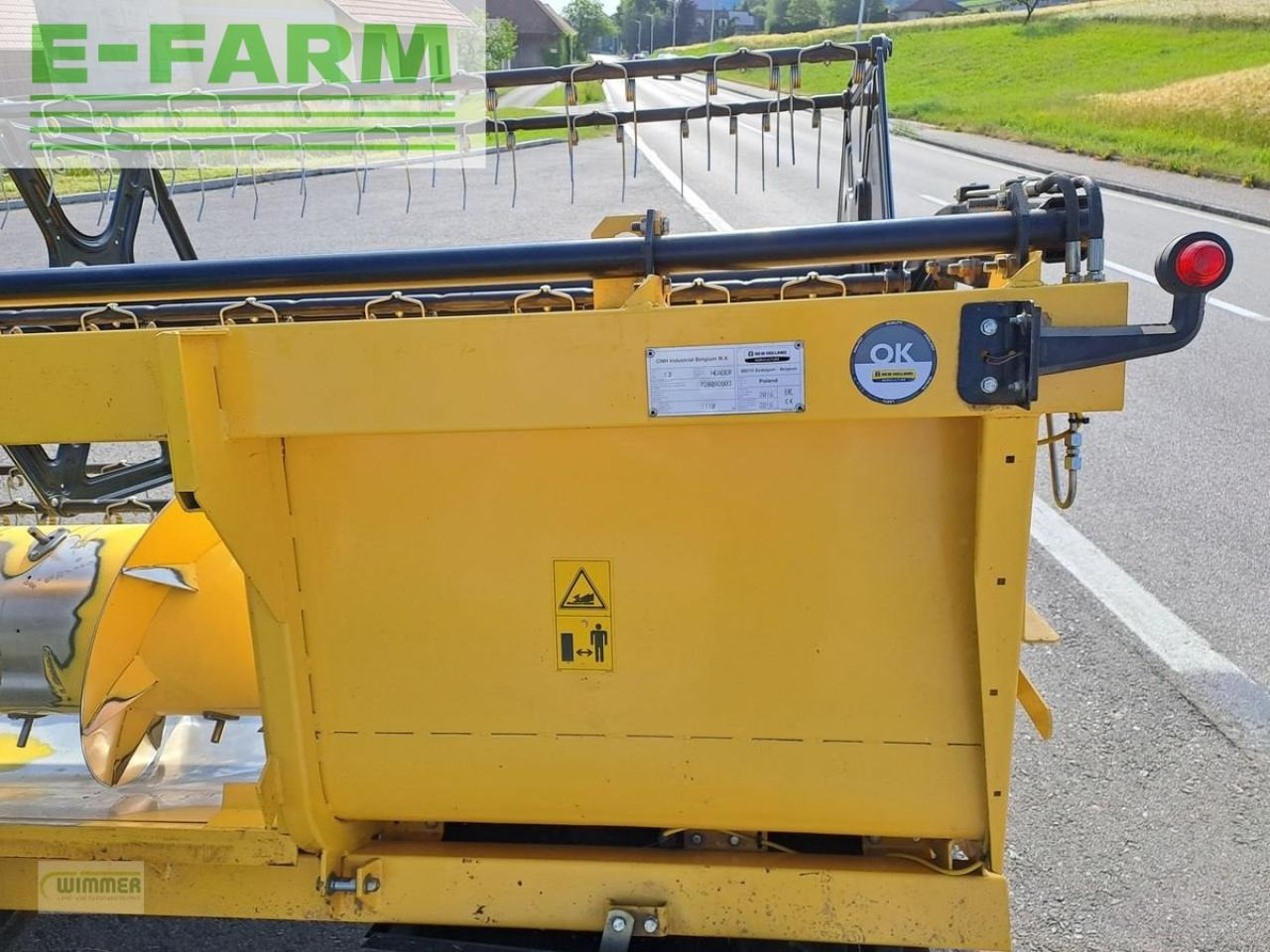 New Holland nh 400 - Cabezal de grano: foto 3 New Holland nh 400 - Cabezal de grano: foto 3