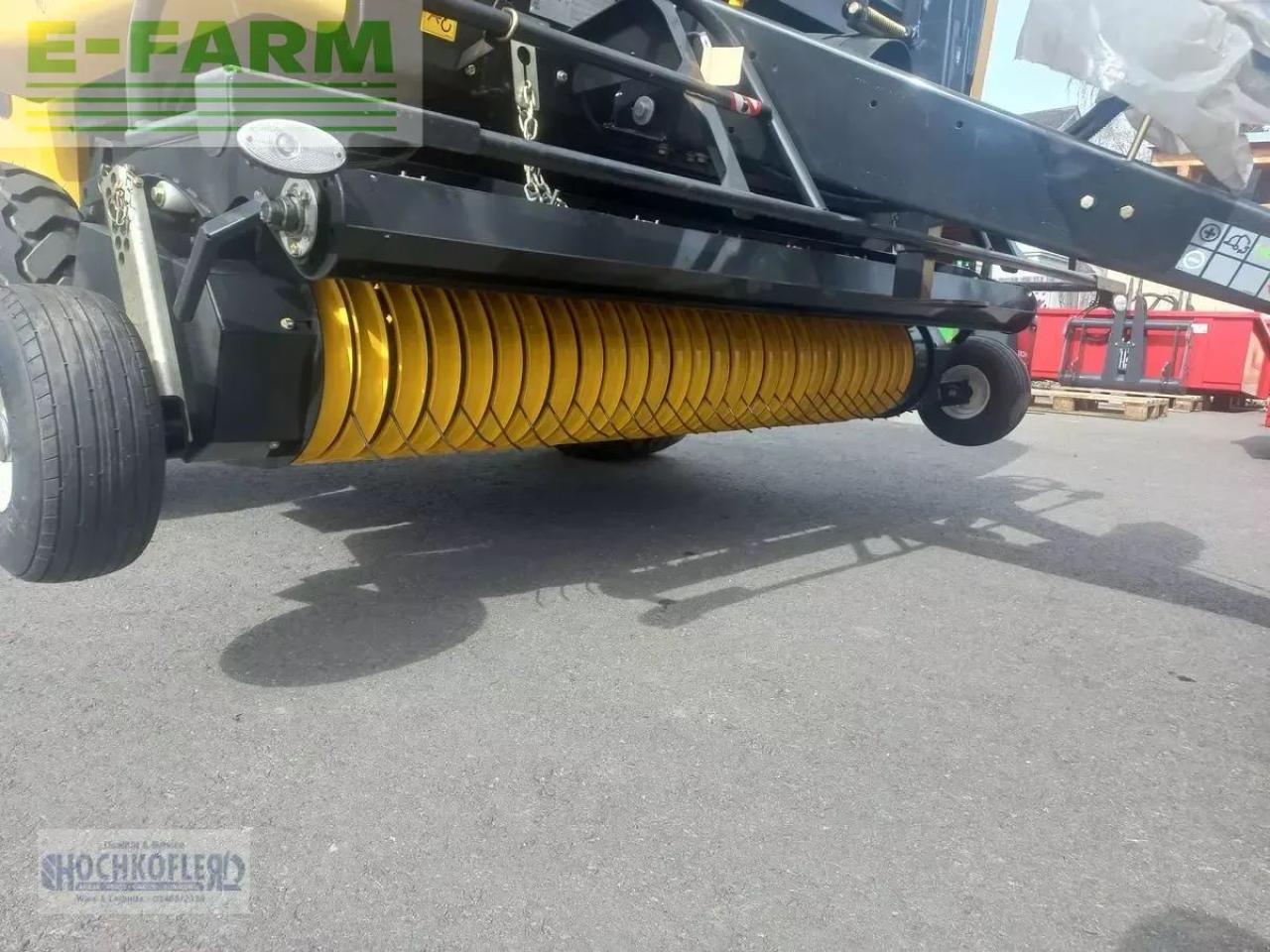 New Holland roll bar 125 - Empacadora de pacas cuadradas: foto 5 New Holland roll bar 125 - Empacadora de pacas cuadradas: foto 5