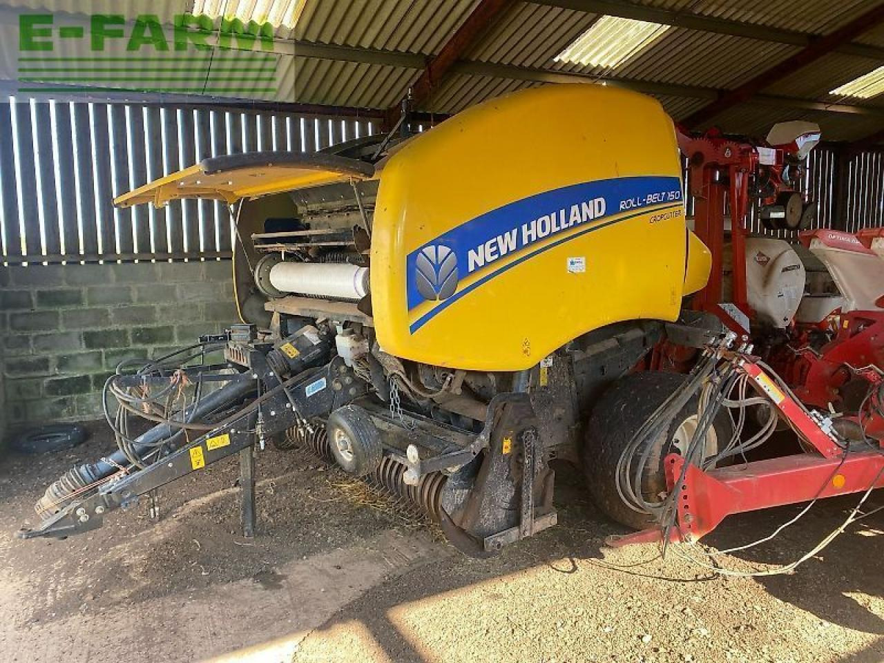 New Holland roll belt 150 - Empacadora de pacas cuadradas: foto 4 New Holland roll belt 150 - Empacadora de pacas cuadradas: foto 4