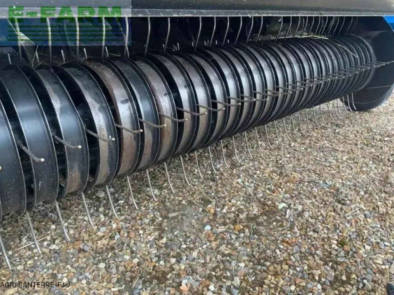 New Holland roll-belt 180 - Empacadora de pacas cuadradas: foto 4 New Holland roll-belt 180 - Empacadora de pacas cuadradas: foto 4