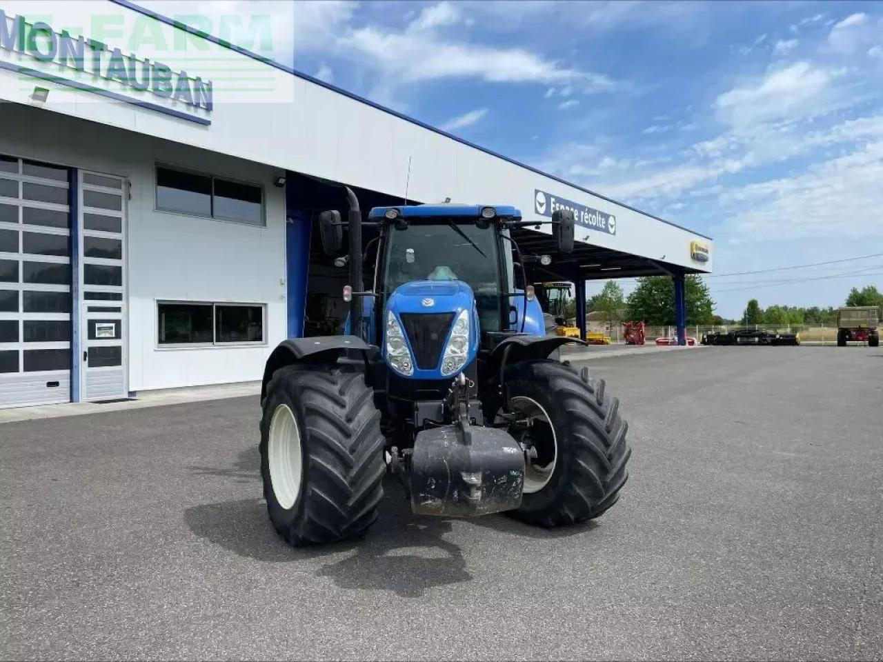 New Holland t 7.235 - Tractor: foto 2 New Holland t 7.235 - Tractor: foto 2