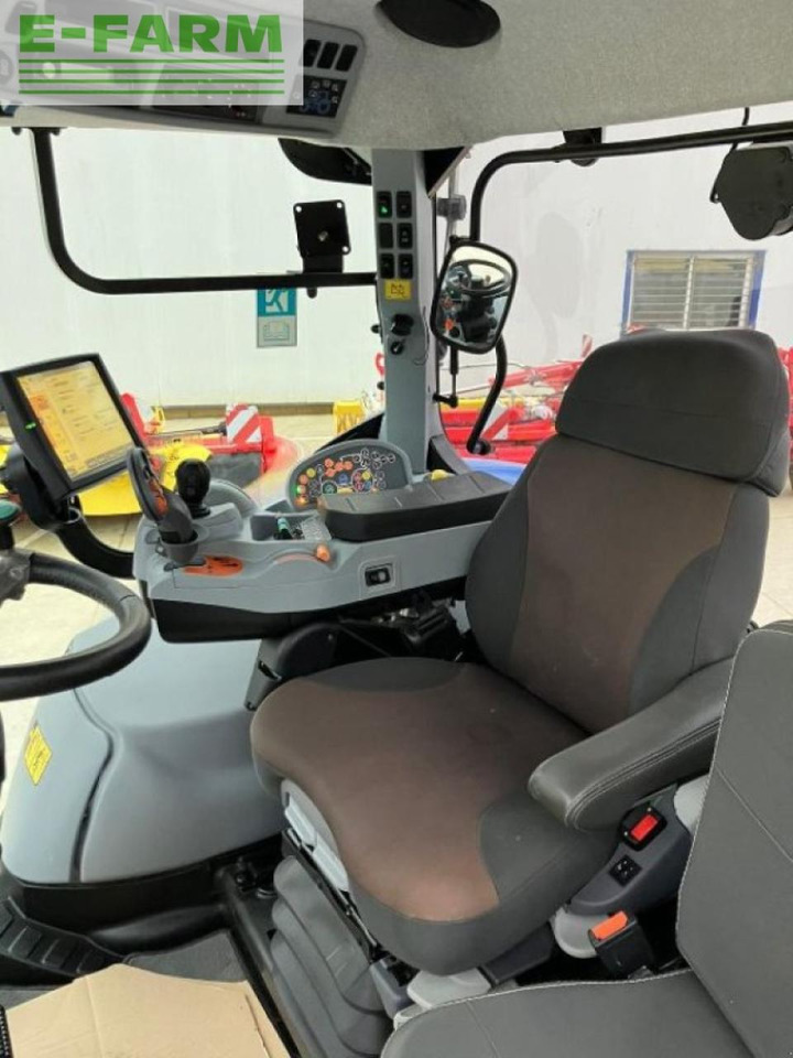 New Holland t 7.260 autocommand gps - Tractor: foto 5 New Holland t 7.260 autocommand gps - Tractor: foto 5