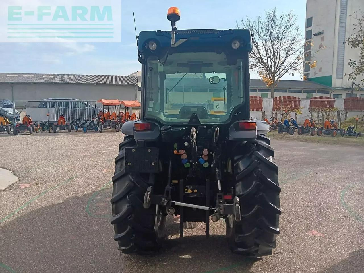 New Holland t4.90 f F - Tractor: foto 5 New Holland t4.90 f F - Tractor: foto 5