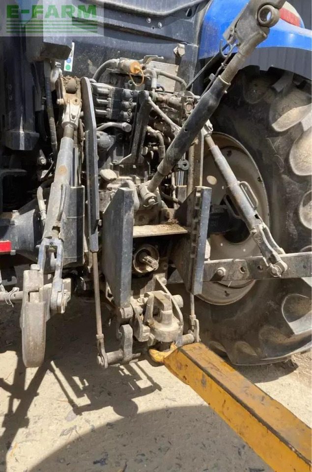 New Holland t6.140 auto command - Tractor: foto 4 New Holland t6.140 auto command - Tractor: foto 4