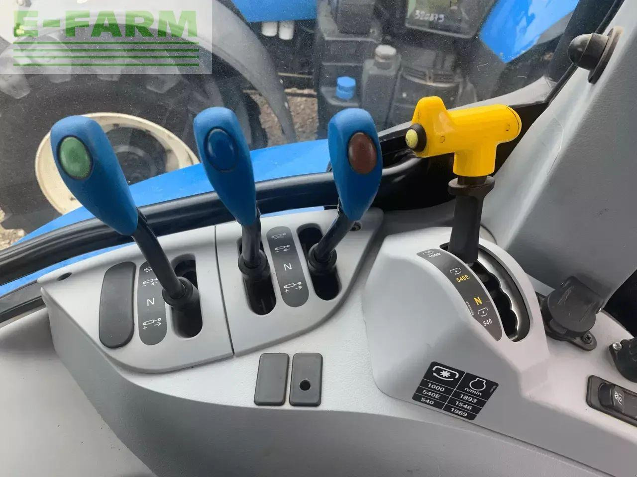 New Holland t6.145 dynamic command - Tractor: foto 5 New Holland t6.145 dynamic command - Tractor: foto 5