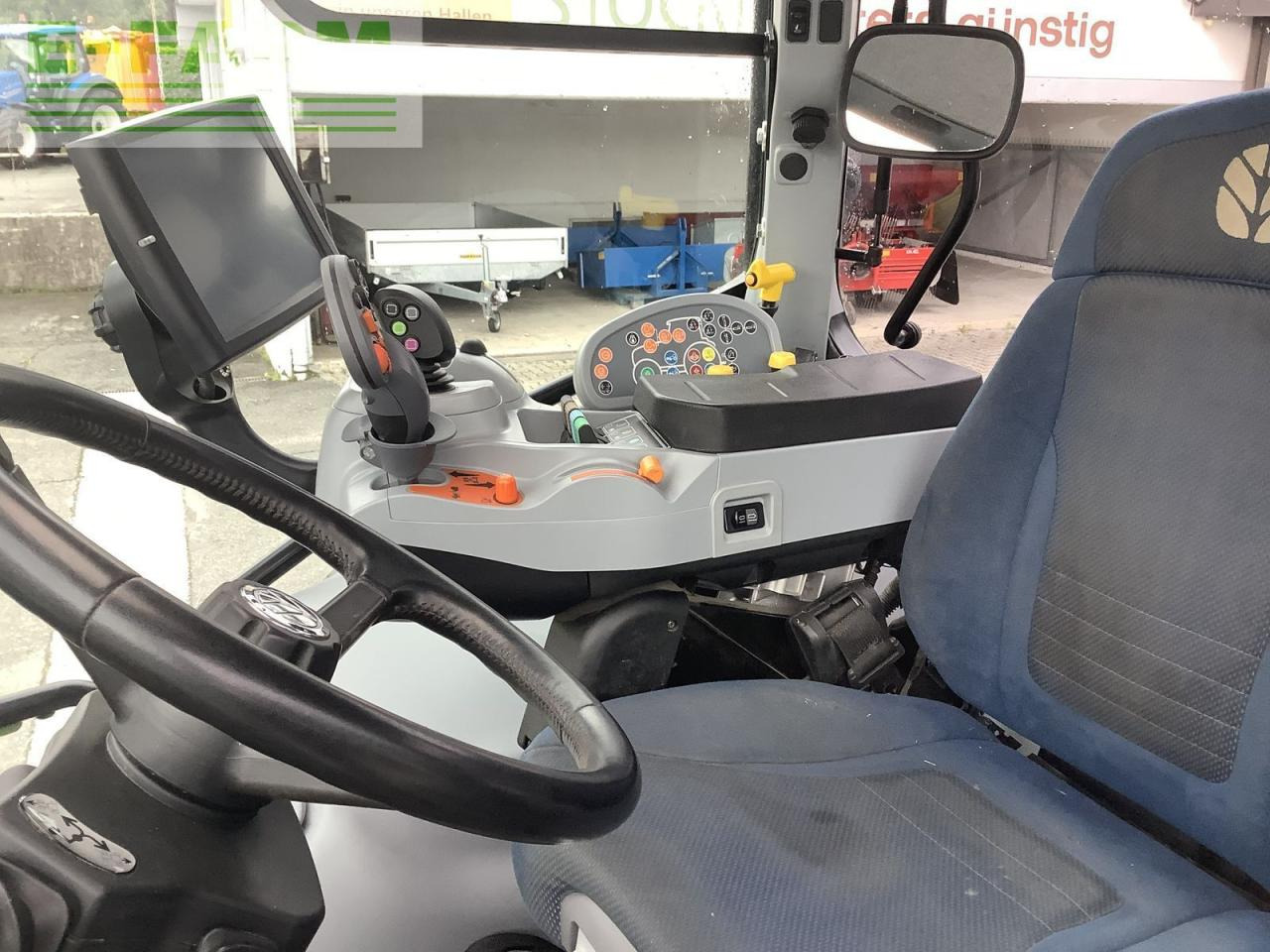 New Holland t6.165 dynamic command sidewinder ii - Tractor: foto 5 New Holland t6.165 dynamic command sidewinder ii - Tractor: foto 5