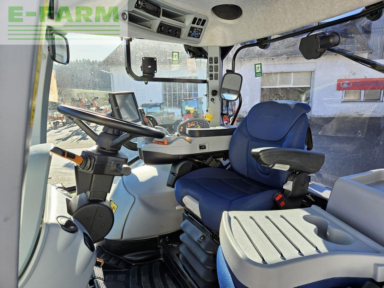 New Holland t6.180 dynamic command sidewinder ii SideWinder II - Tractor: foto 2 New Holland t6.180 dynamic command sidewinder ii SideWinder II - Tractor: foto 2