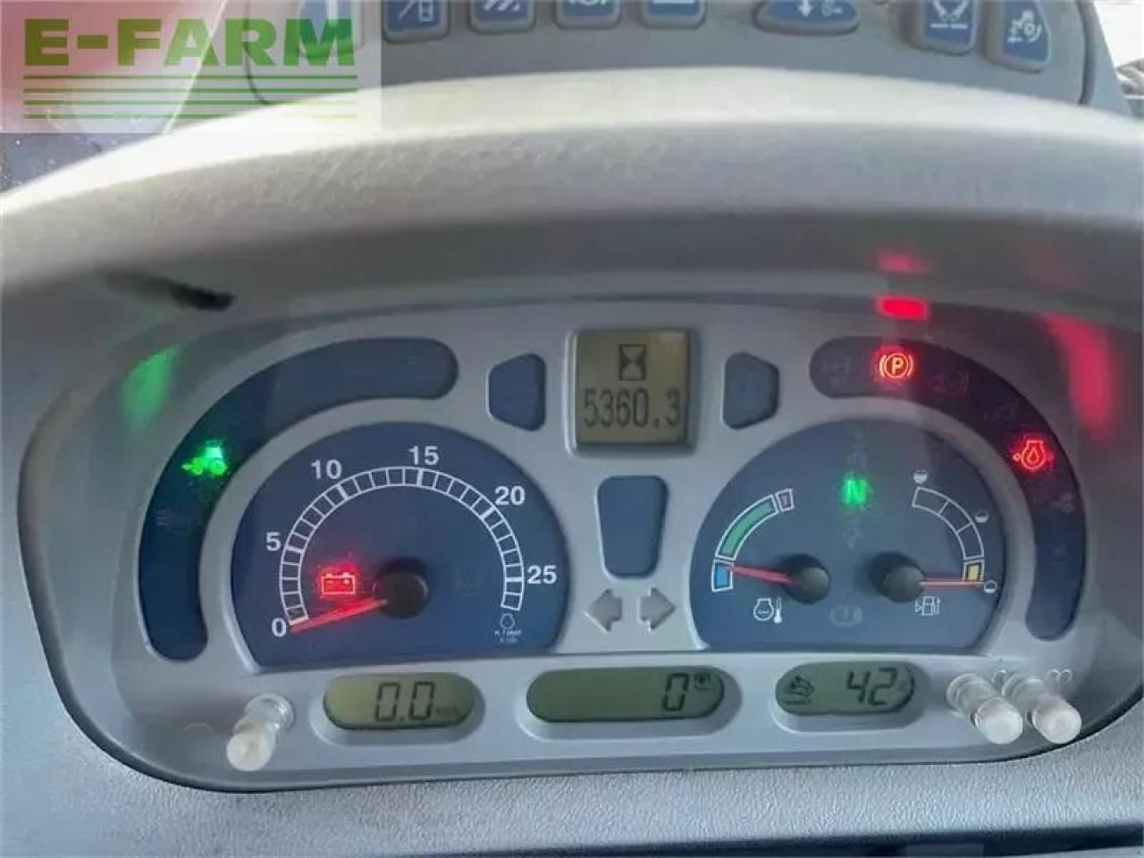 Tractor New Holland t7.220 med alø frontlæsser: foto 12