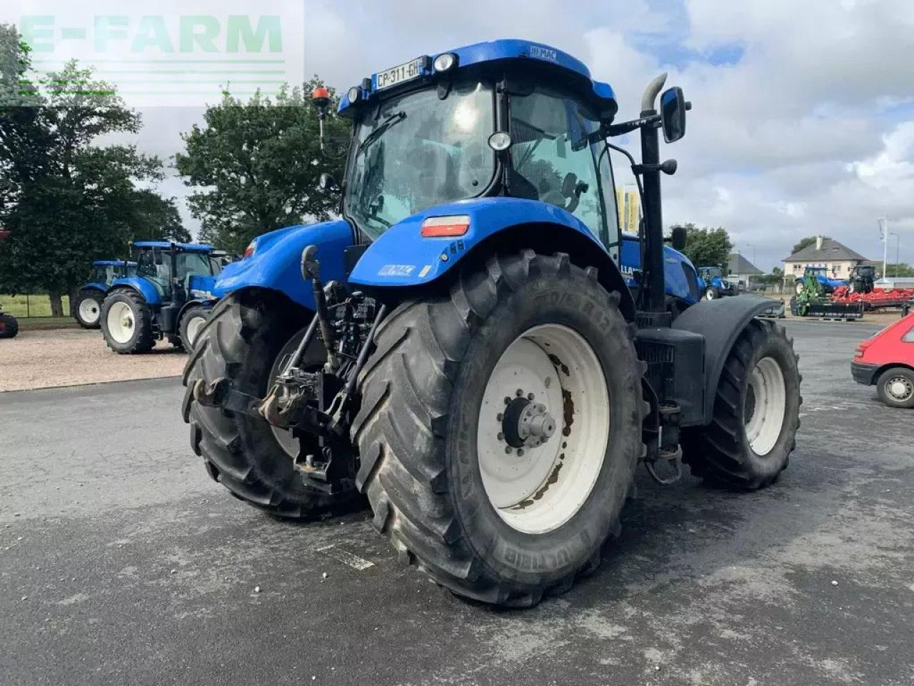 New Holland t7.235 auto command - Tractor: foto 3 New Holland t7.235 auto command - Tractor: foto 3