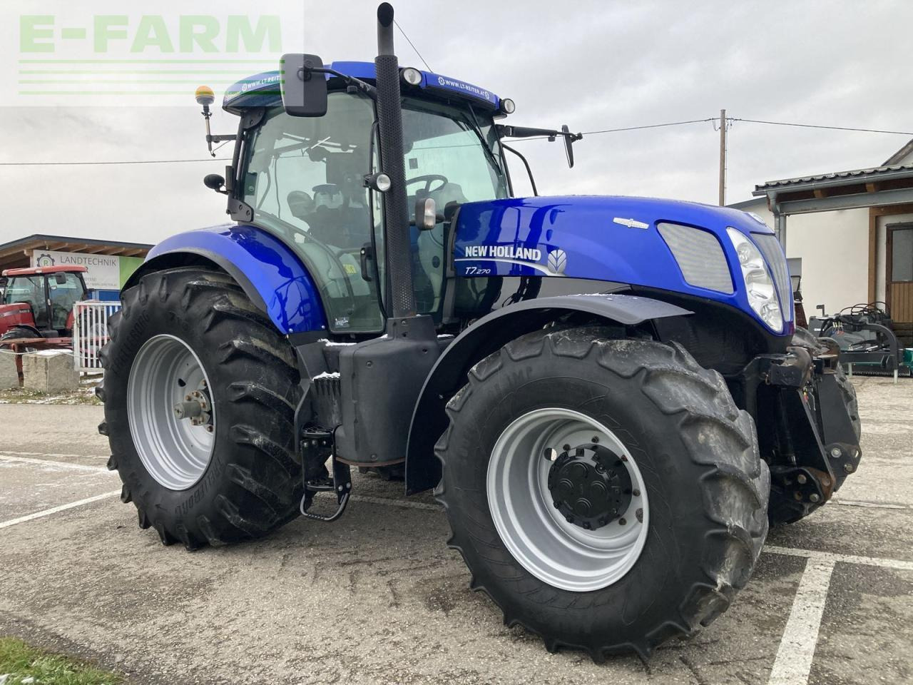 New Holland t7.270 auto command bluepower - Tractor: foto 3 New Holland t7.270 auto command bluepower - Tractor: foto 3