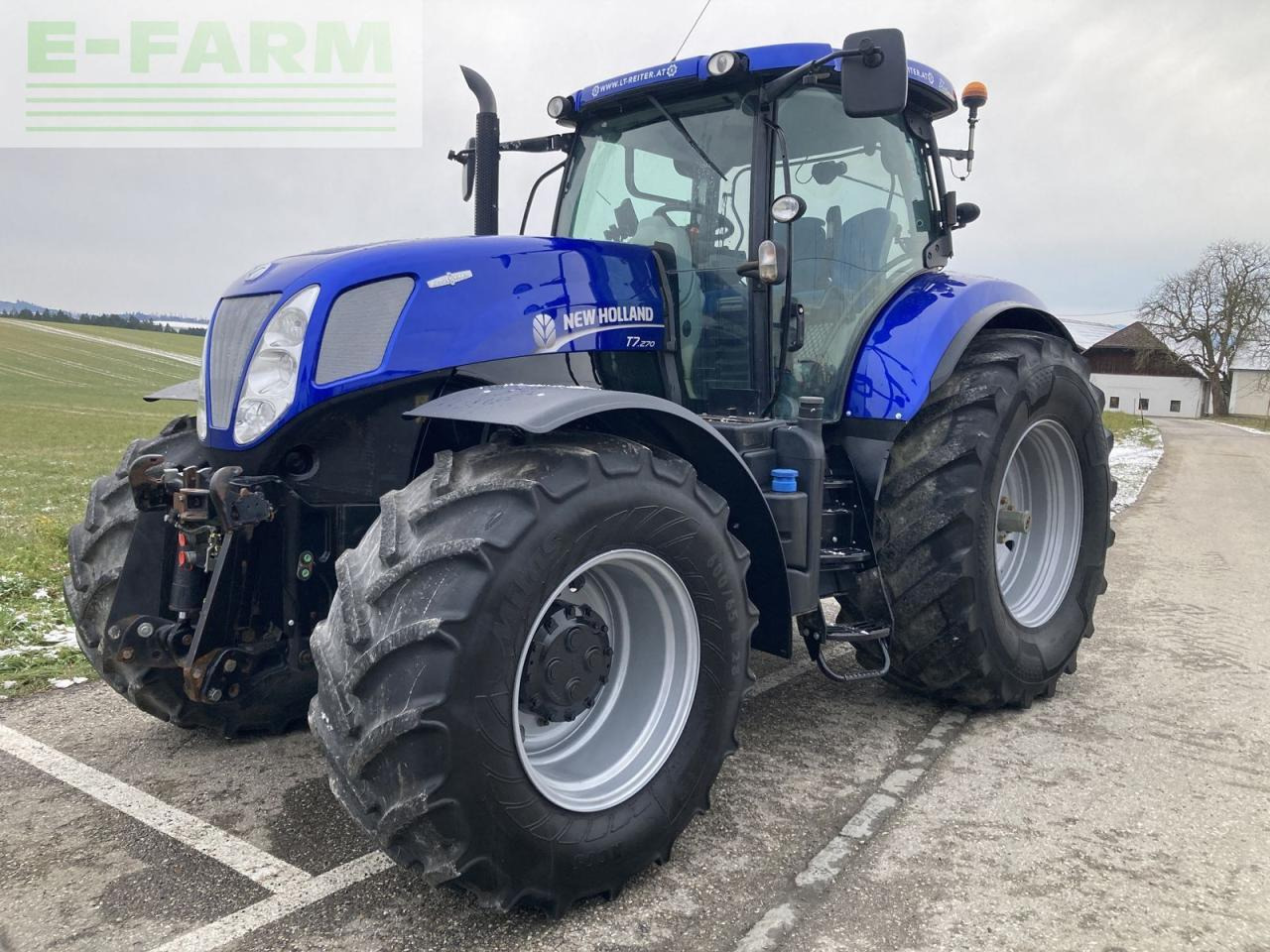 New Holland t7.270 auto command bluepower - Tractor: foto 1 New Holland t7.270 auto command bluepower - Tractor: foto 1