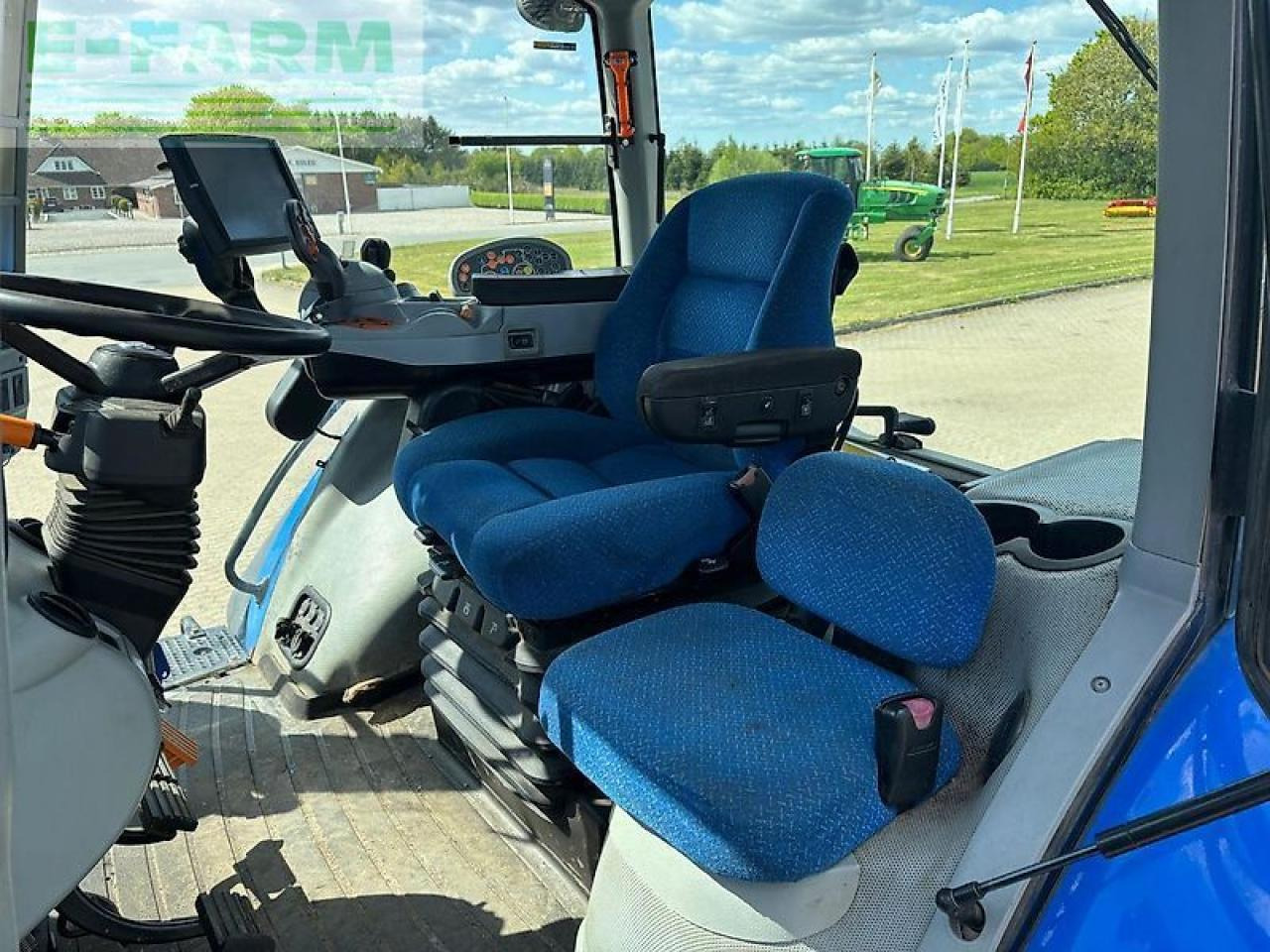 New Holland t8.410 - Tractor: foto 4 New Holland t8.410 - Tractor: foto 4