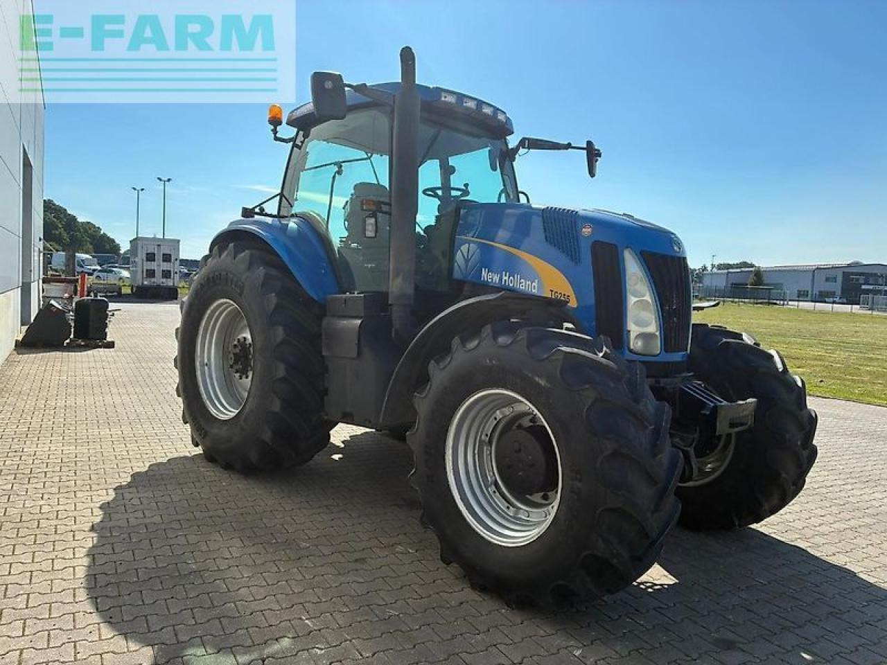 New Holland tg 255 - Tractor: foto 4 New Holland tg 255 - Tractor: foto 4