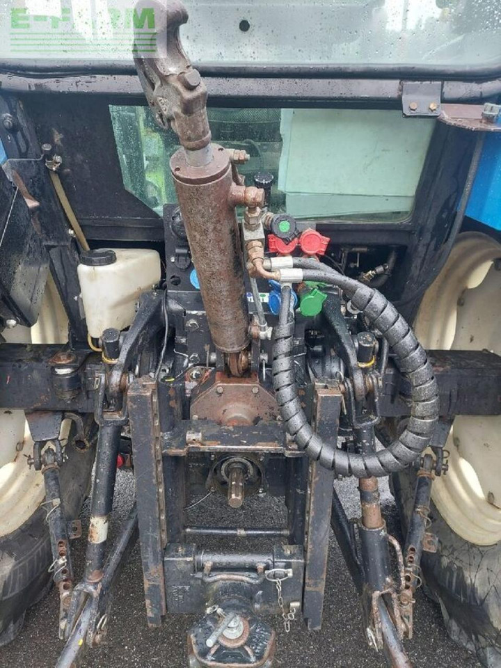 New Holland tl 90 a A - Tractor: foto 4 New Holland tl 90 a A - Tractor: foto 4