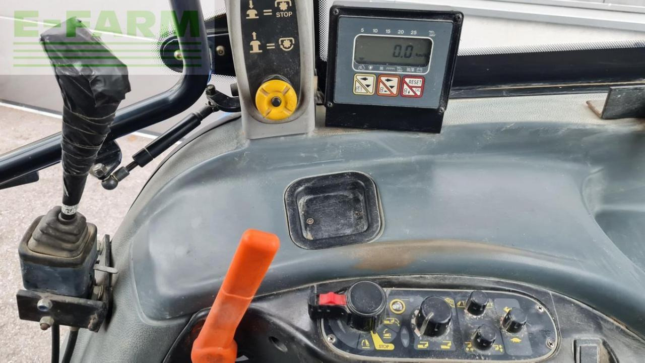 New Holland tl100 (4wd) - Tractor: foto 3 New Holland tl100 (4wd) - Tractor: foto 3