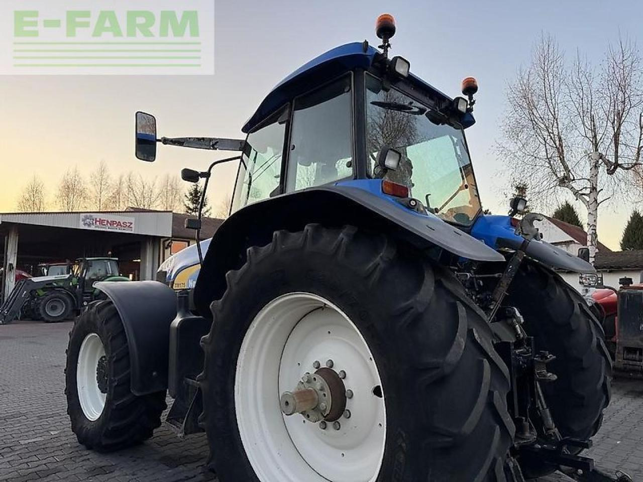 Tractor New Holland tm175 powercommand: foto 27