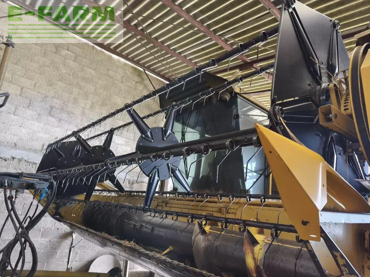 New Holland tx 32 - Cosechadora de granos: foto 4 New Holland tx 32 - Cosechadora de granos: foto 4