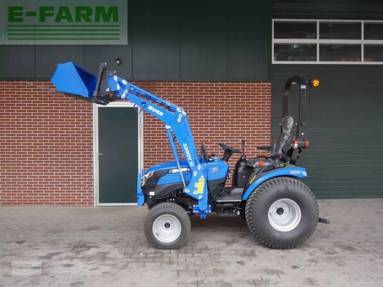 Solis 26 hst + frontlader - Tractor: foto 5 Solis 26 hst + frontlader - Tractor: foto 5