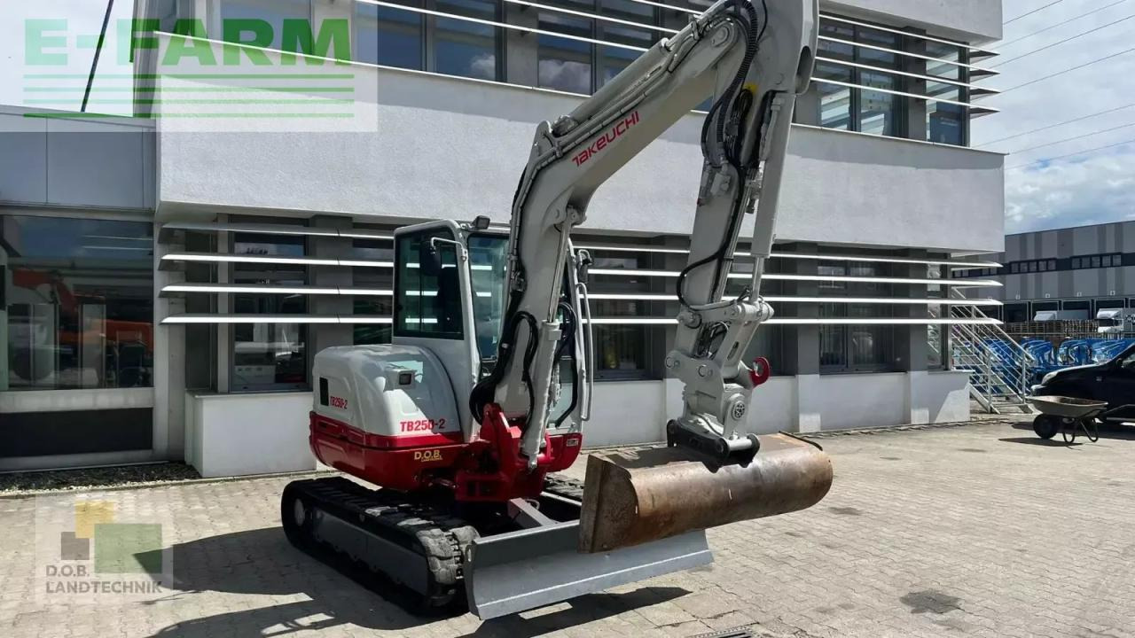 Takeuchi tb 250 - Miniexcavadora: foto 3 Takeuchi tb 250 - Miniexcavadora: foto 3