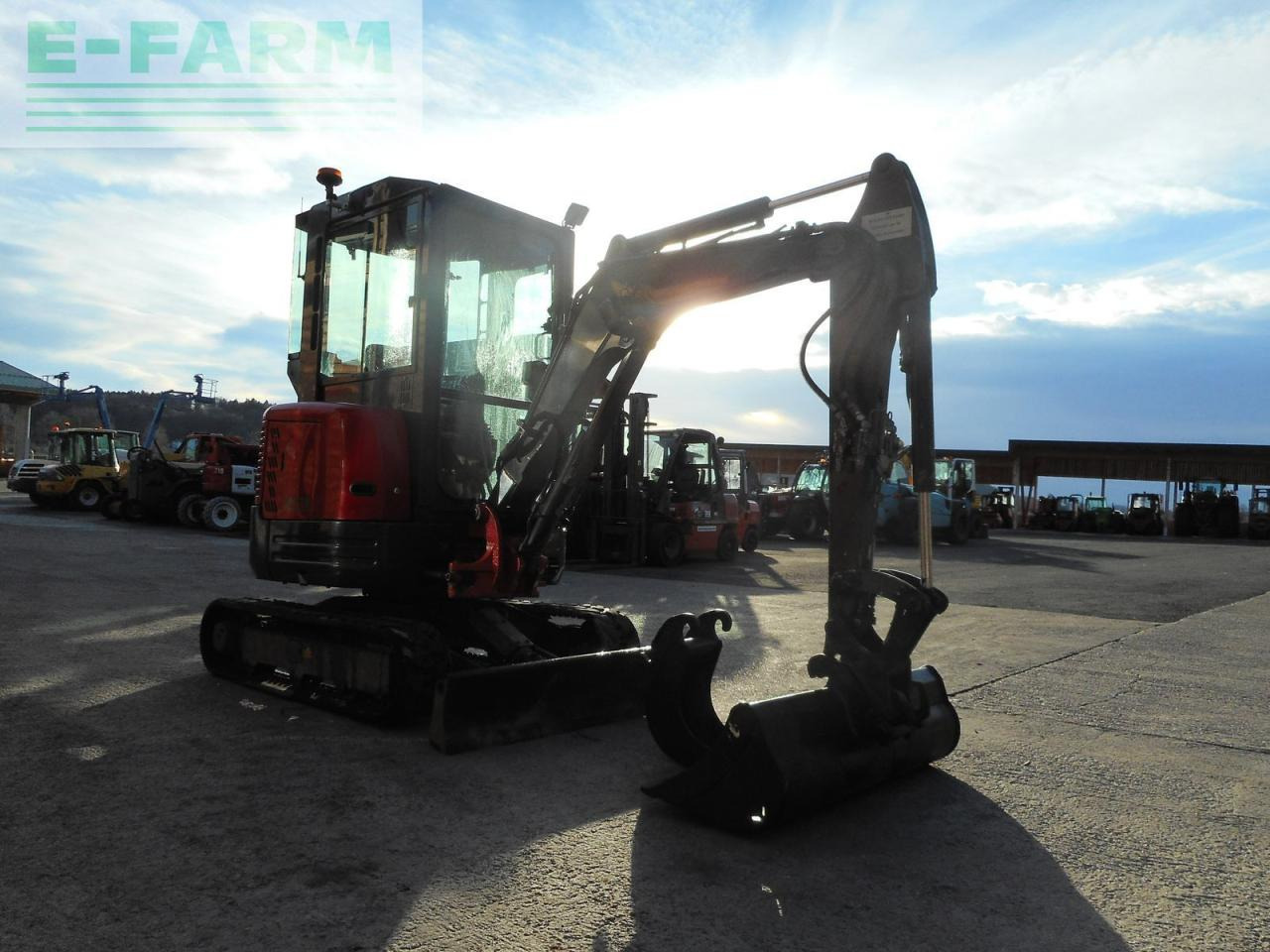 Takeuchi tb23 ( 2.670kg ) hydr. sw + 2 löffel - Miniexcavadora: foto 5 Takeuchi tb23 ( 2.670kg ) hydr. sw + 2 löffel - Miniexcavadora: foto 5