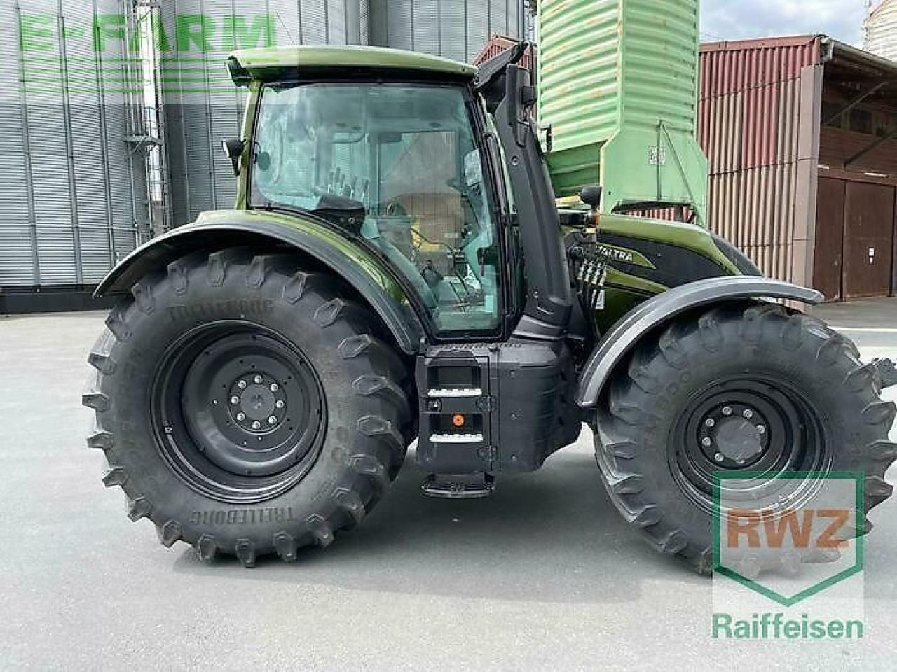 Valtra n175a - Tractor: foto 4 Valtra n175a - Tractor: foto 4