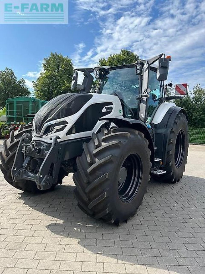 Valtra q245 - Tractor: foto 1 Valtra q245 - Tractor: foto 1