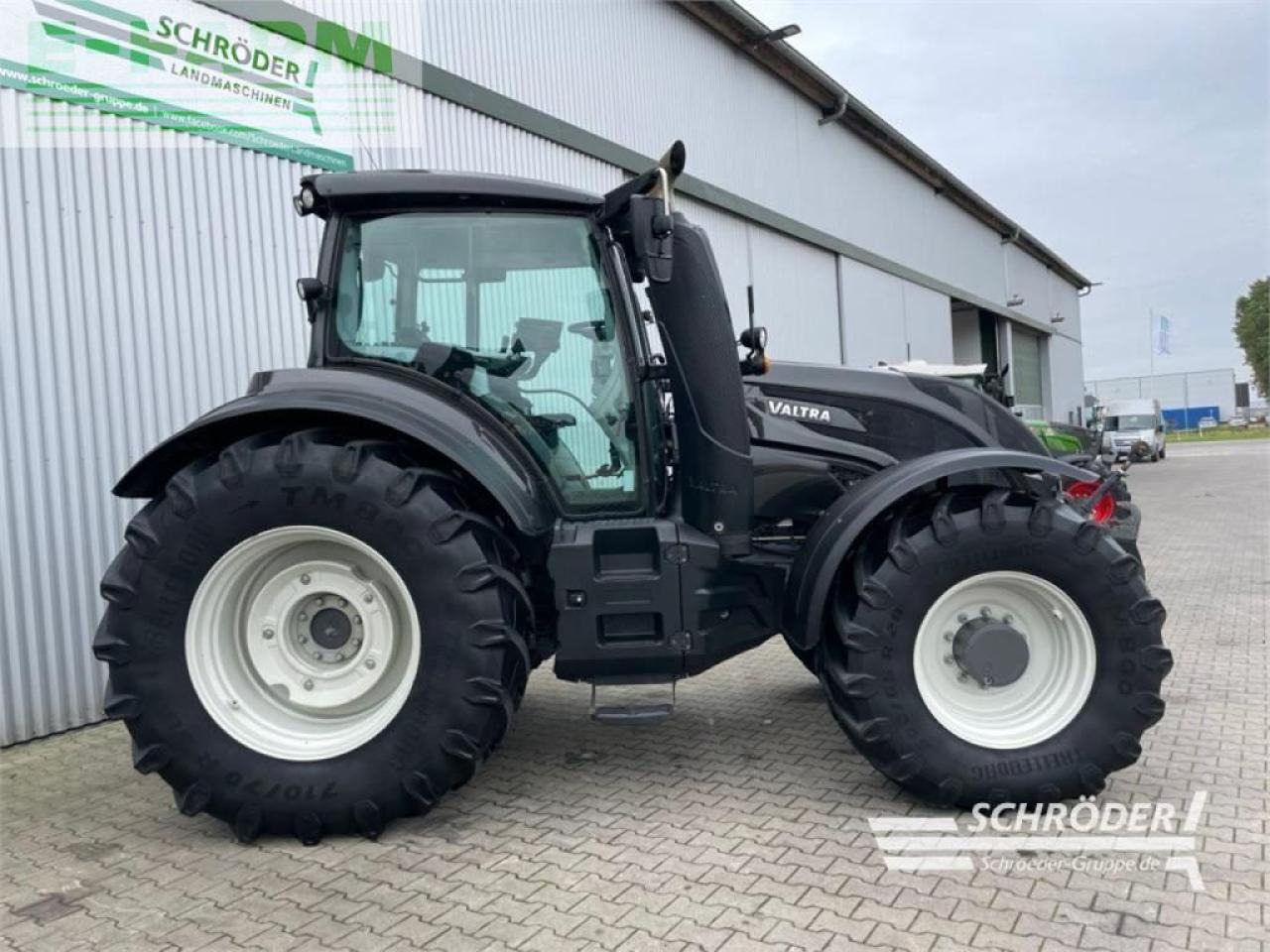 Valtra t 214 d smarttouch + rtk - Tractor: foto 2 Valtra t 214 d smarttouch + rtk - Tractor: foto 2